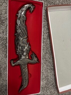 Ornate Dragon Handle Decorative Dagger in Silver